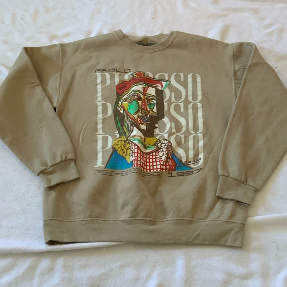 PABLO PICASSO CREWNECK SWEATSHIRT  TAN. UNISEX ADULT MEDIUM  BOWERY SUPPLY CO